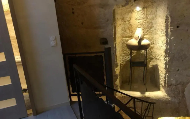 Troglodyte Loft 2