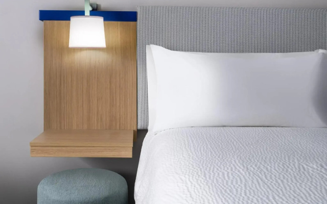Отель Garner Albuquerque Airport by IHG