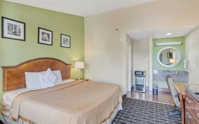 Savannah Garden Hotel
