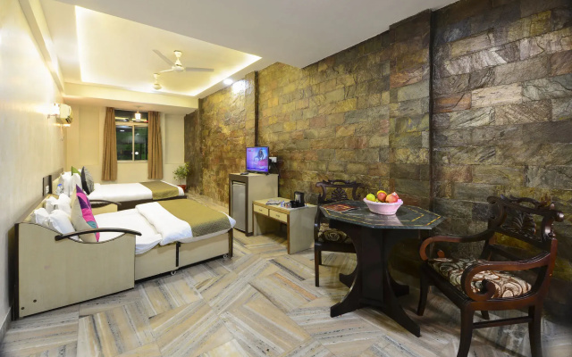 Hotel Ashish Palace