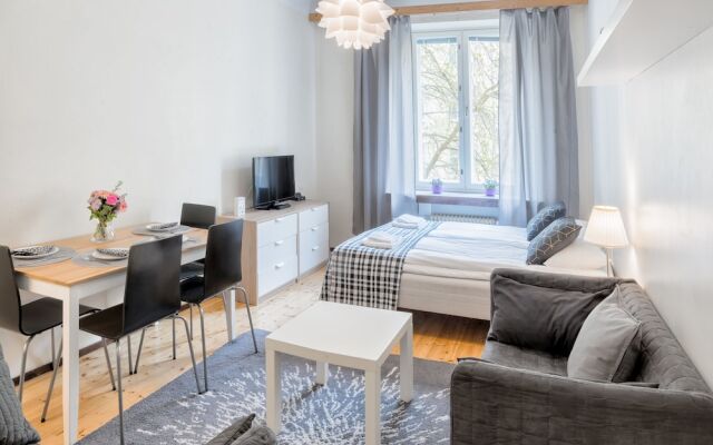 Отель Kotimaailma Helsinki Runeberginkatu 17 Финляндия, Хельсинки - отзывы, цены и фото номеров - забронировать отель Kotimaailma Helsinki Runeberginkatu 17 онлайн комната для гостей
