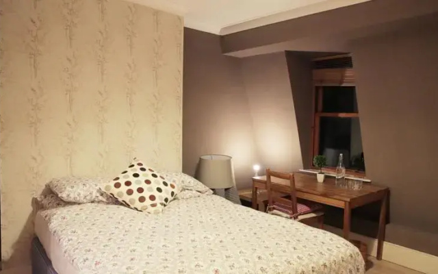 Family 3 Bedroom Home in Maida Vale