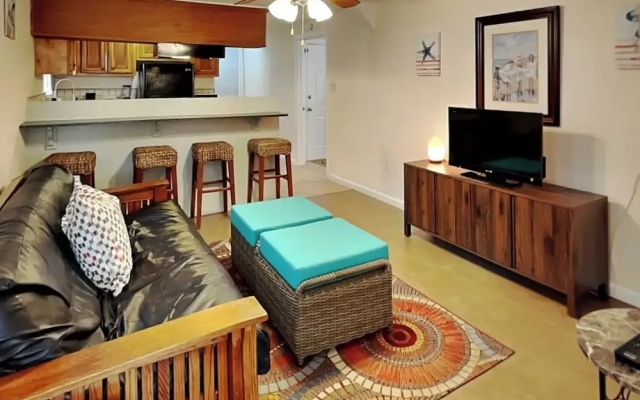 Sugar Shack Bungalow by Ryson Vacation Rentals