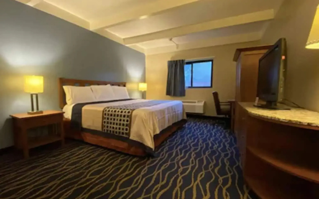 Economy Inn North Randall
