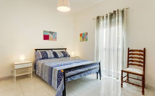 Отель Seafront Apartment in Sliema wt Breathtaking Views Мальта, Слима - отзывы, цены и фото номеров - забронировать отель Seafront Apartment in Sliema wt Breathtaking Views онлайн комната для гостей