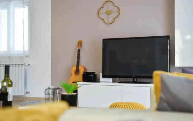 Awesome Home in Dugopolje With Wifi and 4 Bedrooms