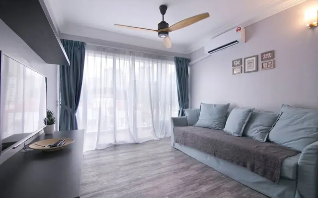 Charming 3BR Home in Quiet Neighbourhood