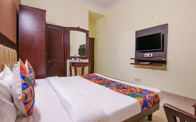 Fabhotel Town Pride