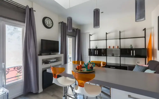 Beautiful Flat Near Grand Theatre for up to 4 Guests