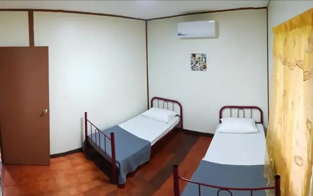 Riverside Lodge Desa Putra