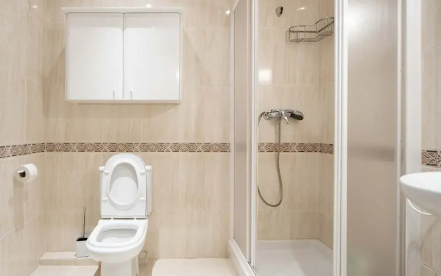 Volantin Apartment by Aston & Wolf