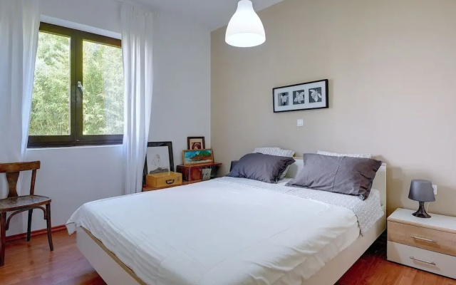 Comfortable Apartment With Private Terrace