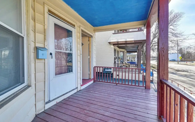 Schenectady Vacation Rental ~ 18 Mi to Albany!