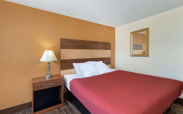 Americana Inn, a Travelodge by Wyndham