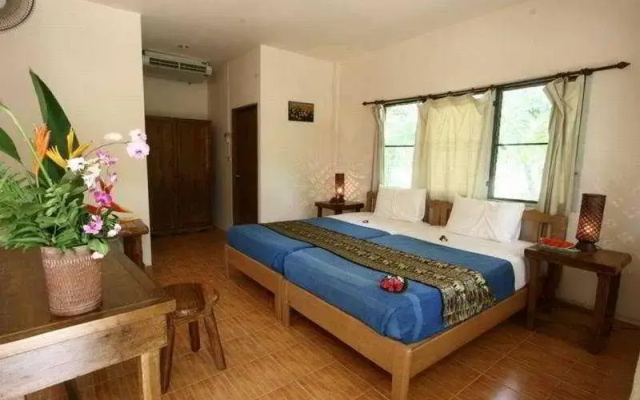 Country Lake Nature Lodge