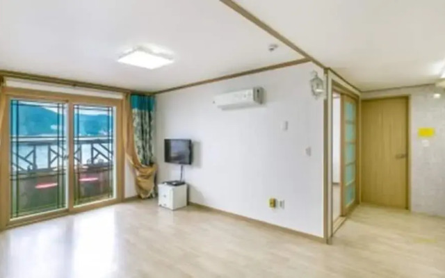 Geoje Beach Maru Pension