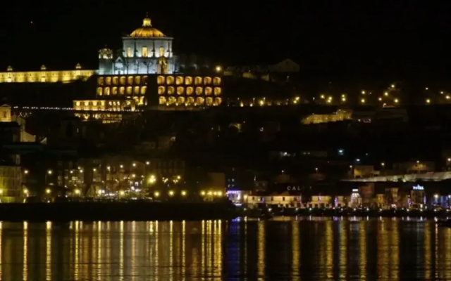 Oporto Home River Front