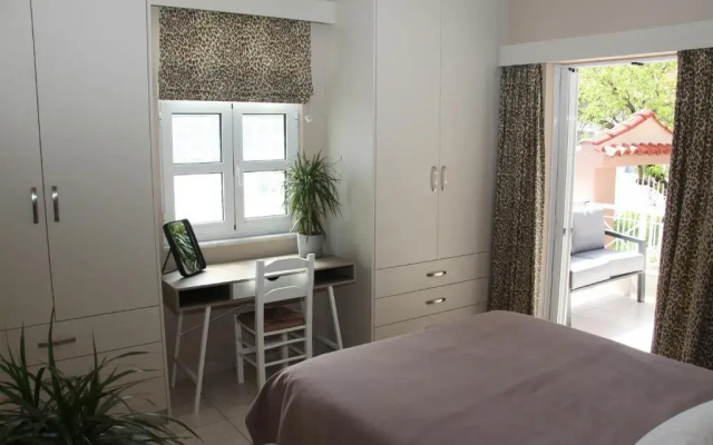 Asteri Apartments Mytikas 2-Bedroom Seaview Courtyard