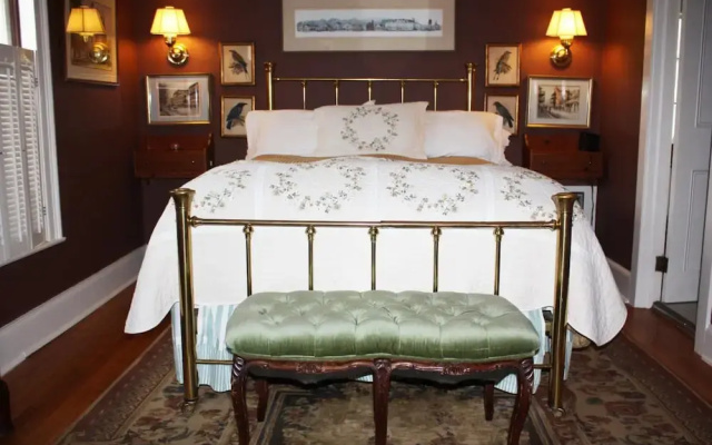 The White House Inn