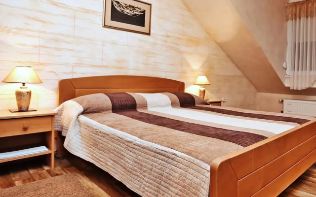Amaro Rooms