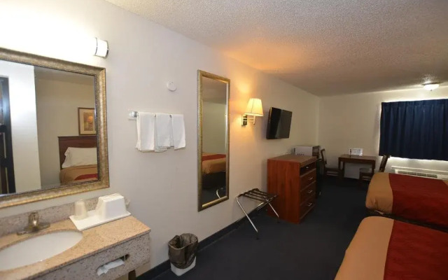 Econo Inn and Suites