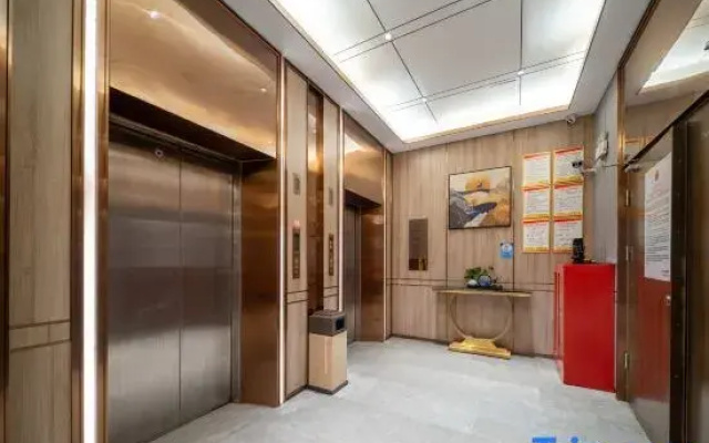 Jing Shikong E-sports Homestay (Yiyang Commercial Pedestrian Street)