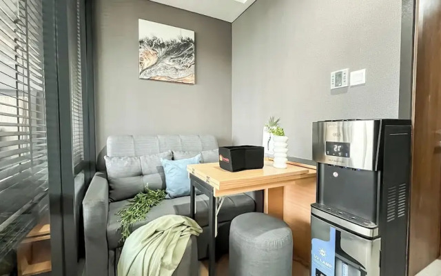 Urban Industrial Touch 1Br Apartment At The Smith Alam Sutera