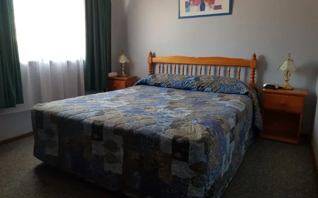 Colonial Motel and Serviced Apartments