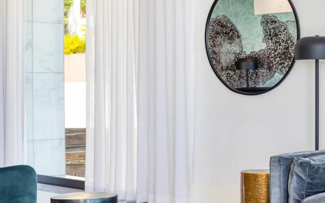 Aurum Allure - Bantry Bay