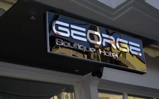 George Hotel вид на фасад