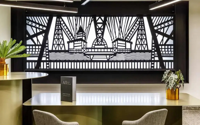 Mercure Newport Hotel