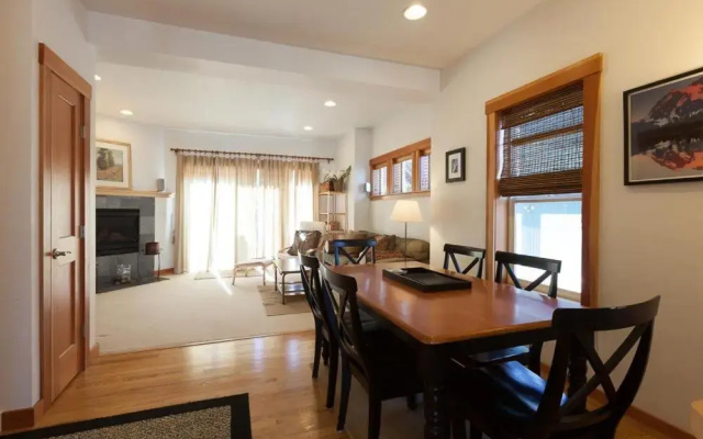 Venturi 2 Bedrooms 2.5 Bathrooms Townhouse