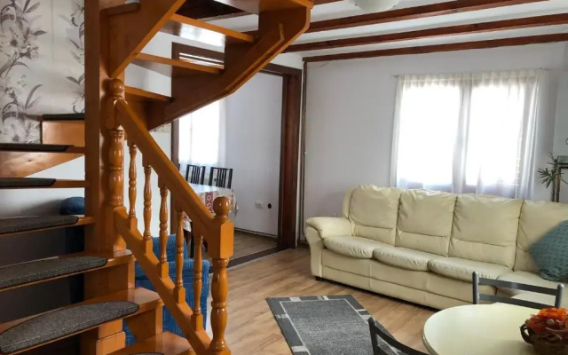 Hanga Apartments