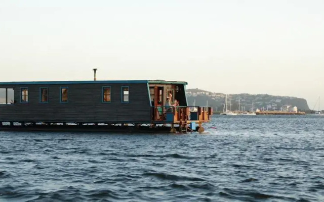Knysna Houseboat Myrtle