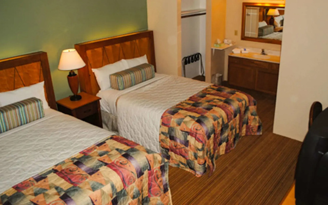 Anchorage Inn Lakeport
