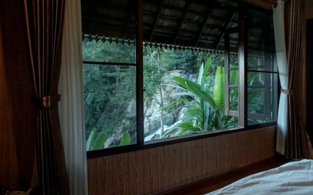 J Valley Resort