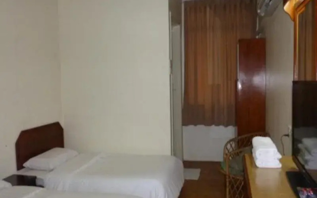 Hotel Merry
