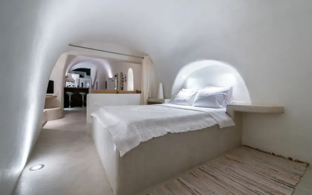 Christina's Cave House