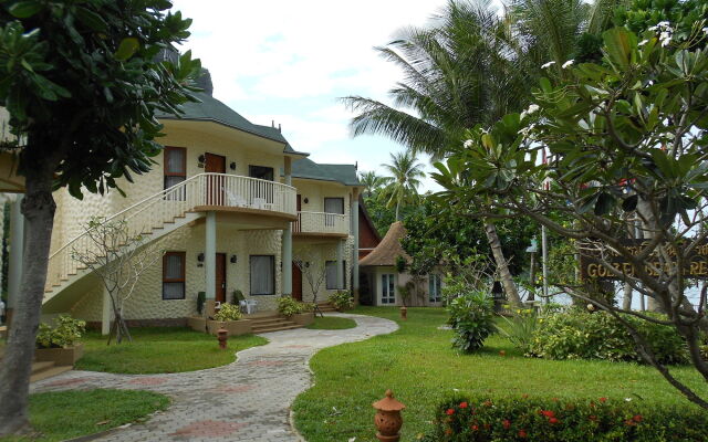 Отель Golden Beach Resort вид на фасад