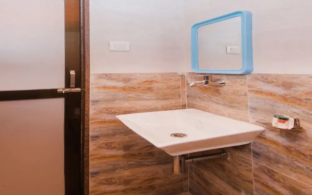OYO 12894 Bunty Residency