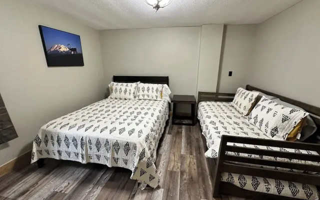 Caribou Crossing Motel