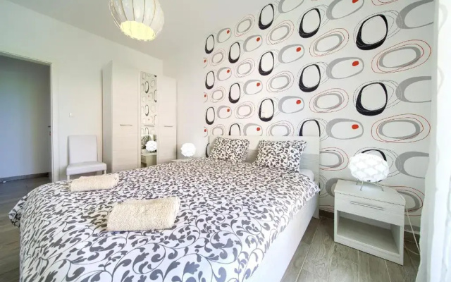 Apartments Mali Nono