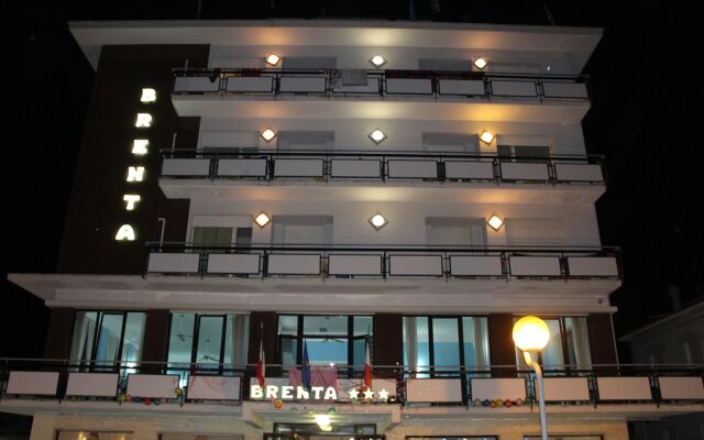Hotel Brenta вид на фасад