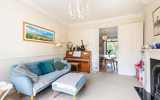 Charming London Retreat
