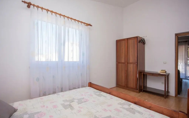 Apartments Maretic