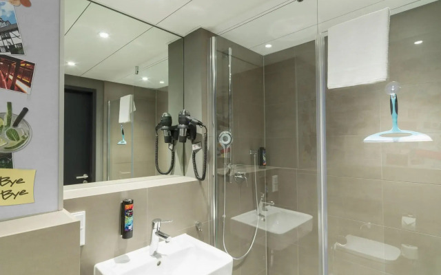 Holiday Inn - the niu, Mesh Stuttgart Messe by IHG