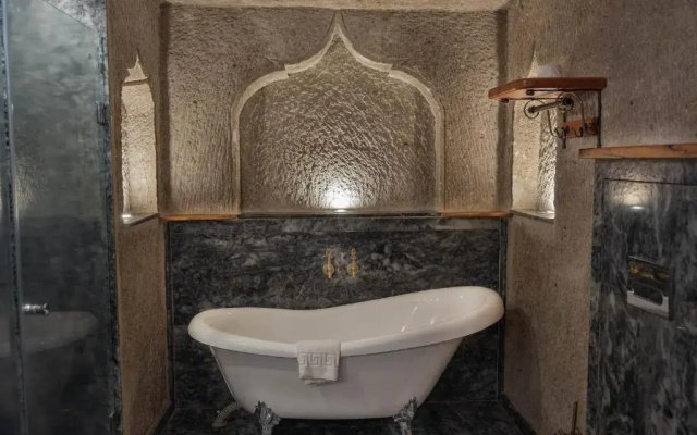 Sarnich Cave Suites