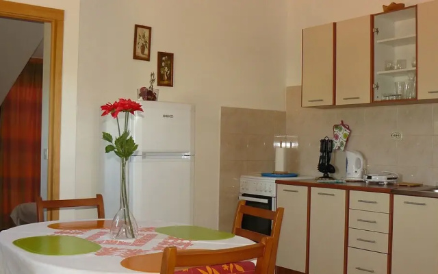 Fran - Only 150m From Beach - A2