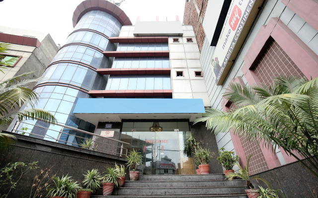 Hotel Aaditya Majha Continental by OYO Rooms