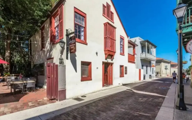 20 Hypolita Street